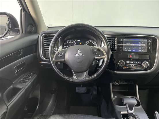 MITSUBISHI-OUTLANDER-2014