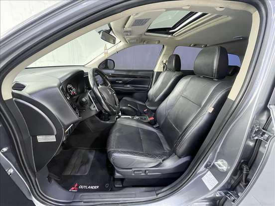 MITSUBISHI-OUTLANDER-3.0 GT 4X4 V6 24V GASOLINA 4P AUTOMÁTICO MITSUBISHI-OUTLANDER-2014