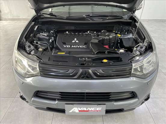 MITSUBISHI-OUTLANDER-3.0 GT 4X4 V6 24V GASOLINA 4P AUTOMÁTICO MITSUBISHI-OUTLANDER-2014