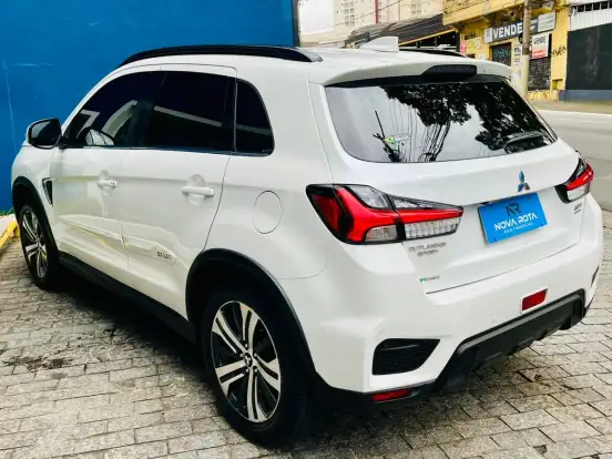 MITSUBISHI-OUTLANDER SPORT-2.0 MIVEC FLEX HPE AWD AUTOMÁTICO MITSUBISHI-OUTLANDER SPORT-2021