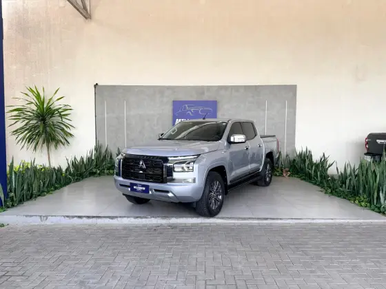 MITSUBISHI TRITON 2.4 BITURBO DIESEL CD HPE 4X4 AUTOMÁTICO