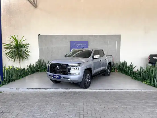 MITSUBISHI-TRITON-2.4 BITURBO DIESEL CD HPE 4X4 AUTOMÁTICO MITSUBISHI-TRITON-2025