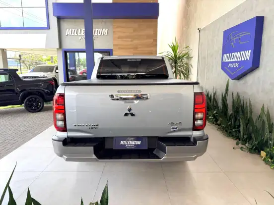 MITSUBISHI-TRITON-2.4 BITURBO DIESEL CD HPE 4X4 AUTOMÁTICO MITSUBISHI-TRITON-2025