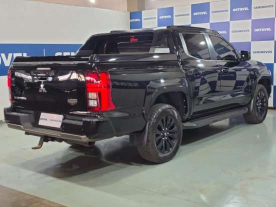 MITSUBISHI-TRITON-2025