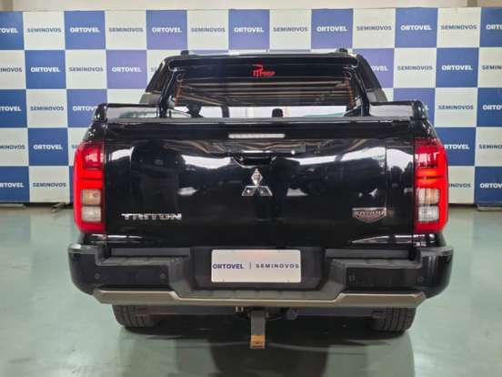 MITSUBISHI-TRITON-2025