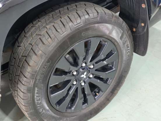 MITSUBISHI-TRITON-2025