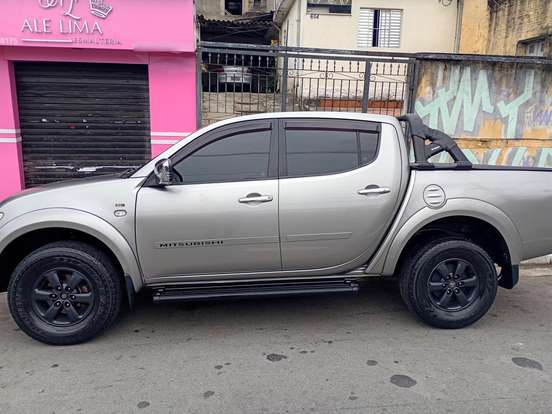 MITSUBISHI-L200 TRITON-3.5 HPE 4X4 CD V6 24V FLEX 4P AUTOMÁTICO MITSUBISHI-L200 TRITON-2013