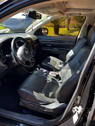 MITSUBISHI-OUTLANDER-3.0 GT 4X4 V6 24V GASOLINA 4P AUTOMÁTICO MITSUBISHI-OUTLANDER-2015