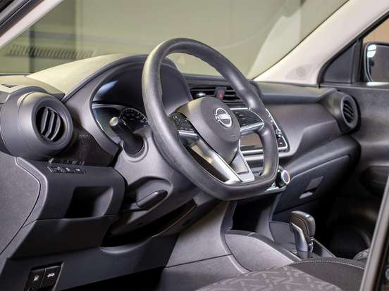NISSAN-KICKS-2023