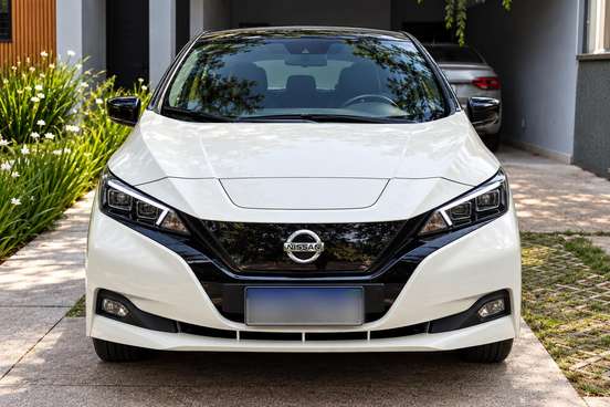NISSAN-LEAF-2022