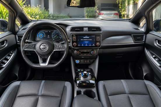 NISSAN-LEAF-2022