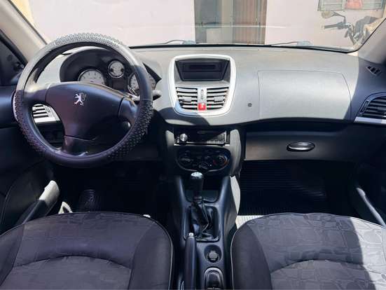 PEUGEOT-207-2012