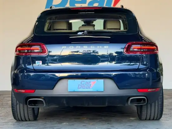 PORSCHE-MACAN-2016