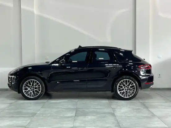 PORSCHE-MACAN-2017