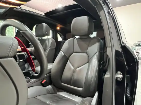 PORSCHE-MACAN-2017