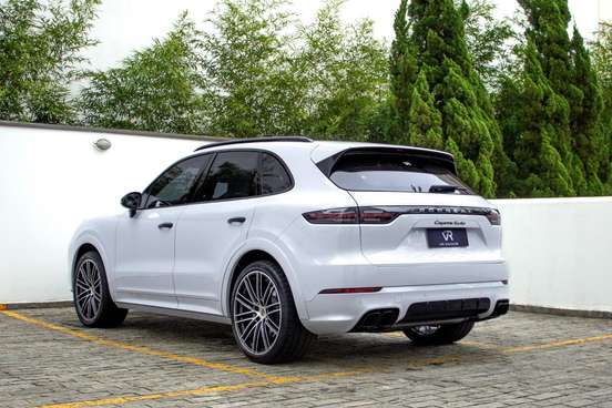 PORSCHE-CAYENNE-2019