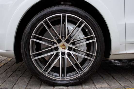 PORSCHE-CAYENNE-2019