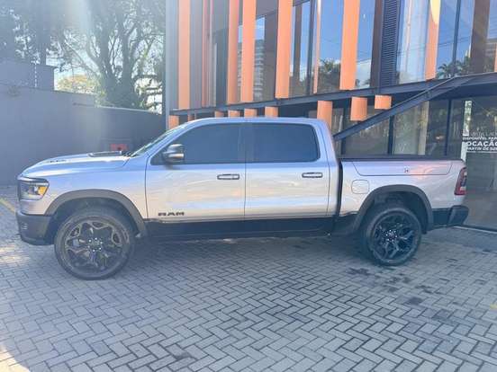 RAM-1500-5.7 V8 GASOLINA REBEL CD 4X4 AUTOMÁTICO RAM-1500-2021
