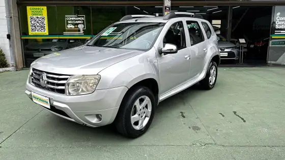 RENAULT DUSTER 2.0 DYNAMIQUE 4X2 16V FLEX 4P AUTOMÁTICO