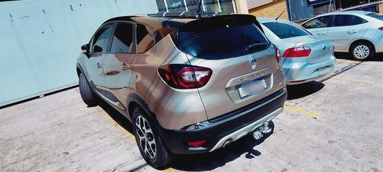 RENAULT-CAPTUR-2021