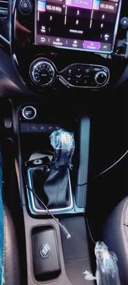 RENAULT-CAPTUR-2021