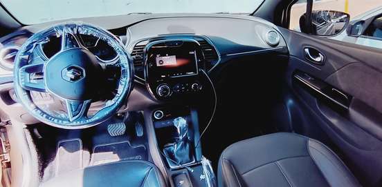 RENAULT-CAPTUR-2021