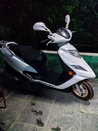 SUZUKI BURGMAN i 