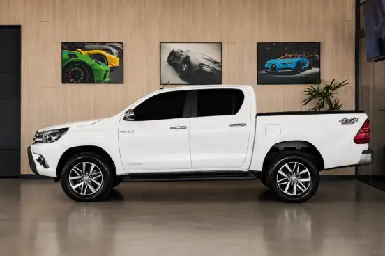 TOYOTA-HILUX-2.8 SRX 4X4 CD 16V DIESEL 4P AUTOMÁTICO TOYOTA-HILUX-2017