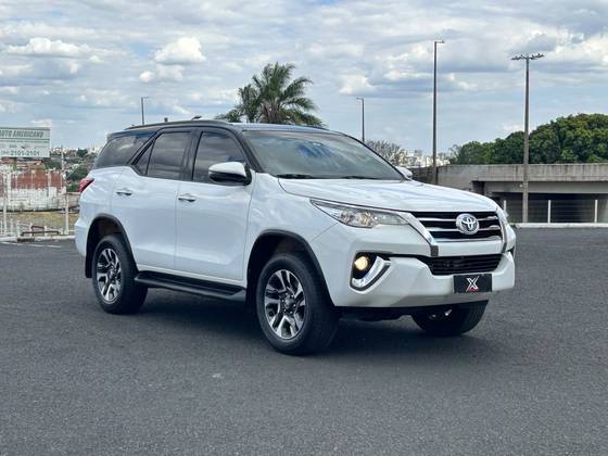 TOYOTA HILUX SW4 2.7 SR 4X2 16V FLEX 4P AUTOMÁTICO