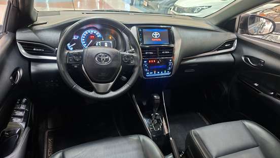 TOYOTA-YARIS-2022