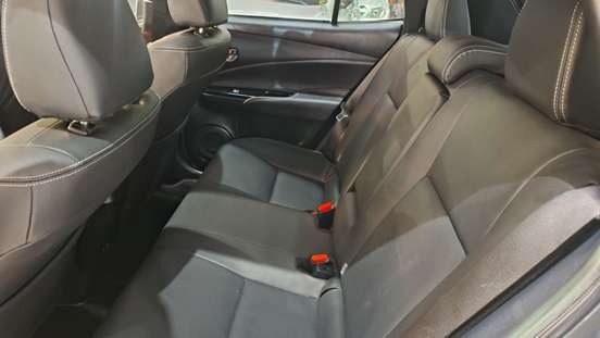 TOYOTA-YARIS-2022