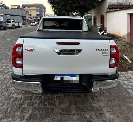 TOYOTA-HILUX-2.8 D-4D TURBO DIESEL CD SRX 4X4 AUTOMÁTICO TOYOTA-HILUX-2023