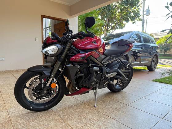 TRIUMPH STREET TRIPLE 765 RS 
