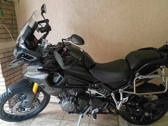 TRIUMPH TIGER 1200 BLACK EDITION 