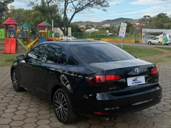 VOLKSWAGEN-JETTA-1.4 16V TSI TRENDLINE GASOLINA 4P TIPTRONIC VOLKSWAGEN-JETTA-2016