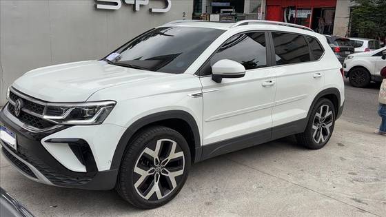 VOLKSWAGEN TAOS 1.4 250 TSI TOTAL FLEX HIGHLINE AUTOMÁTICO