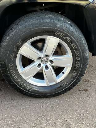 VOLKSWAGEN-AMAROK-2015