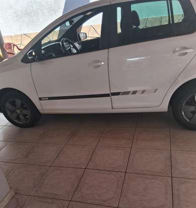 VOLKSWAGEN-FOX-2016