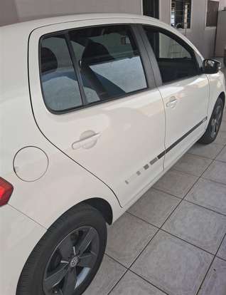 VOLKSWAGEN-FOX-2016