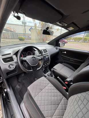 VOLKSWAGEN-FOX-2021
