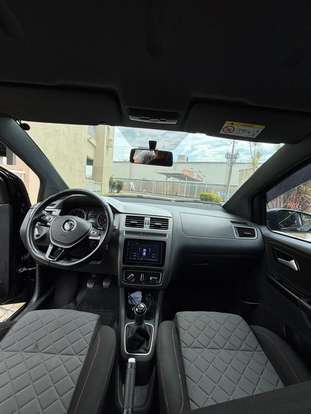 VOLKSWAGEN-FOX-2021