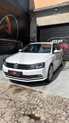 VOLKSWAGEN JETTA 2.0 TSI HIGHLINE 211CV GASOLINA 4P TIPTRONIC