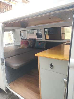 VOLKSWAGEN-KOMBI-2009