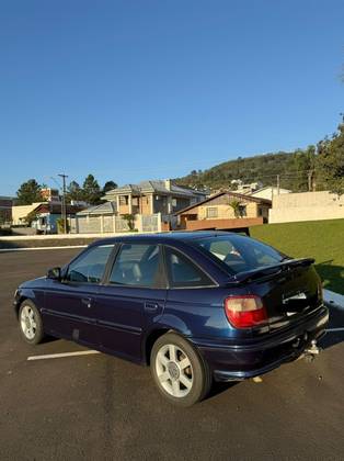 VOLKSWAGEN POINTER 1.8 CL 8V GASOLINA 4P MANUAL