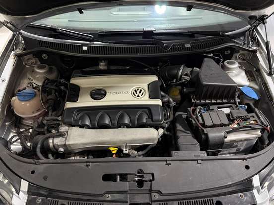 VOLKSWAGEN-POLO-2006