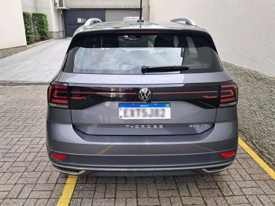 VOLKSWAGEN-T-CROSS-2023