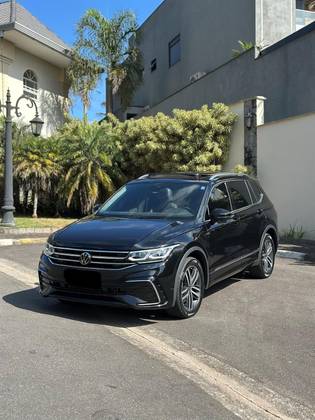 VOLKSWAGEN TIGUAN 2.0 300 TSI GASOLINA ALLSPACE R-LINE AUTOMÁTICO