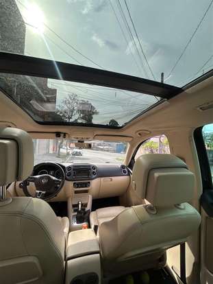 VOLKSWAGEN-TIGUAN-2012