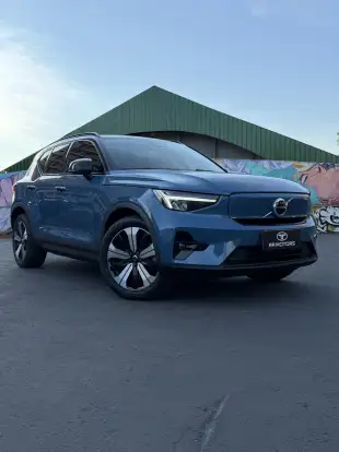 VOLVO-XC40-2022