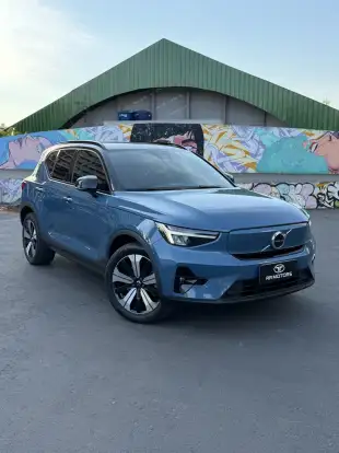 VOLVO-XC40-2022